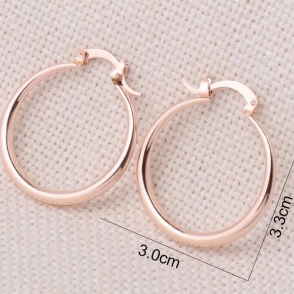 NEW ROSE GOLD ROUND HOOP EARRINGS - Picture 3 of 4